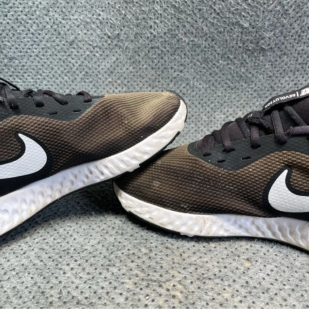 Nike Revolution 5 Wide Running Shoes Size 10 Men’s